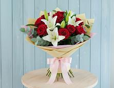 Букет цветов из:  Лилии и Розы #REPLACE_PRED# Предивинске