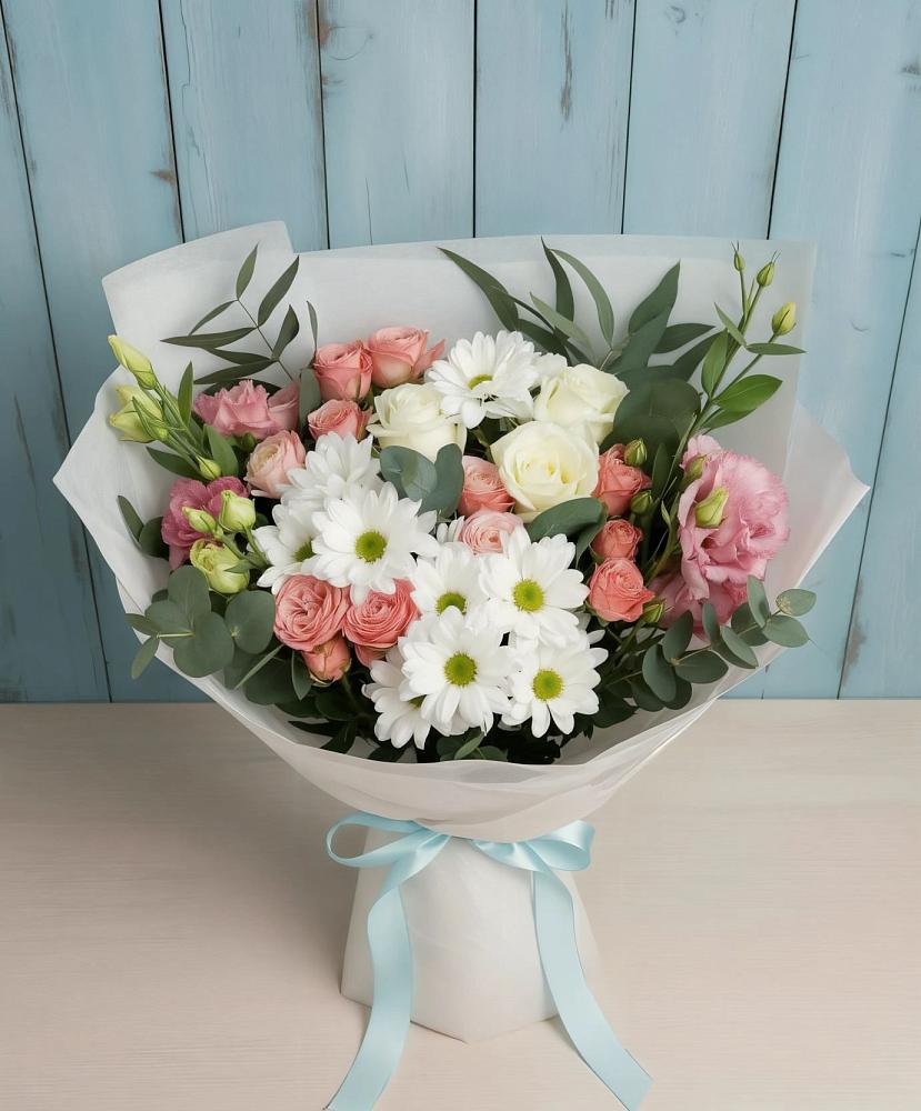 Букет цветов из: Розы, Лизиантусы и Хризантемы в Предивинске