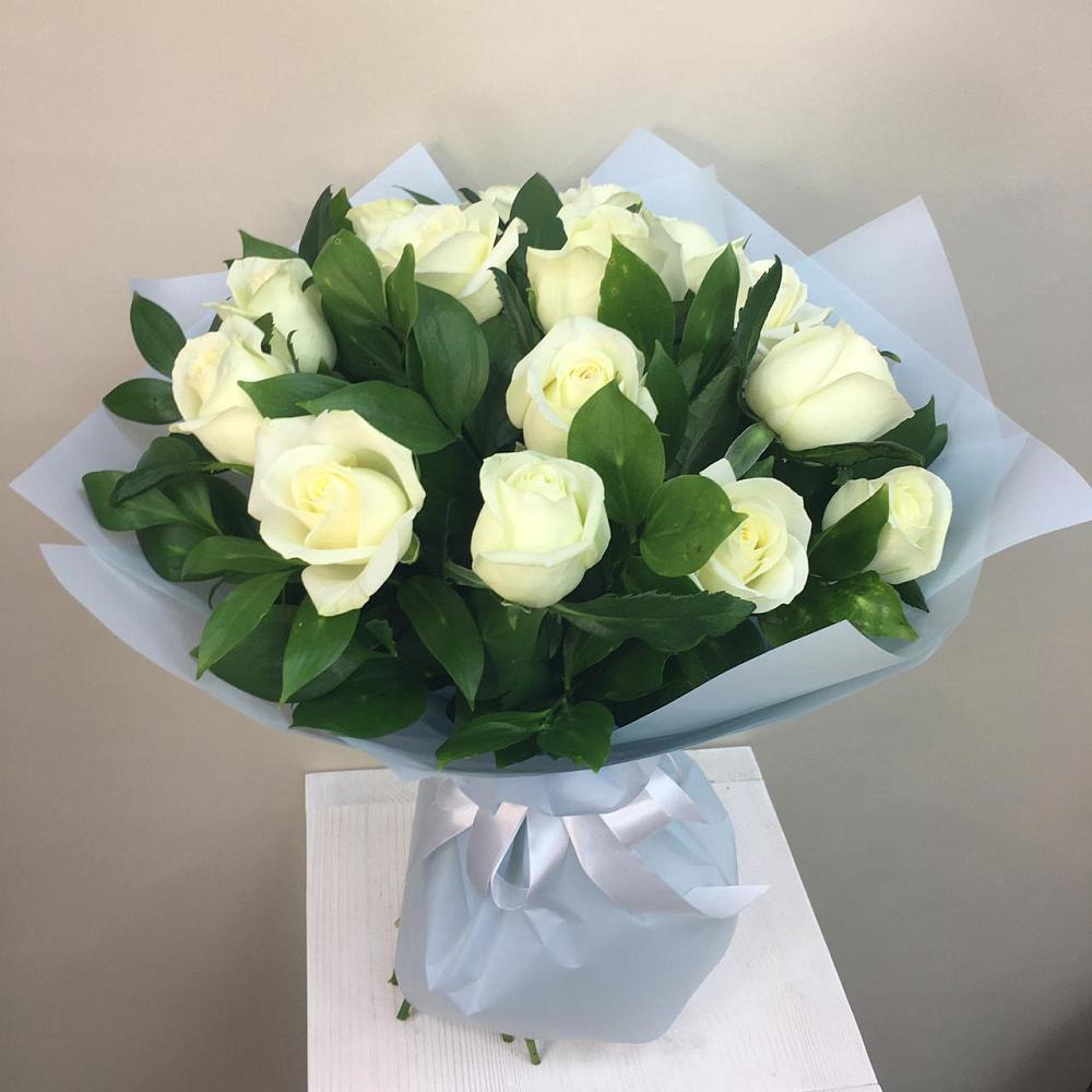 Букет 15 Белых роз Проуд в Предивинске