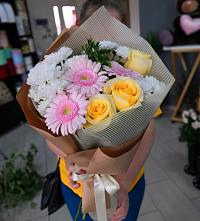 Букет цветов из:  Герберы, Розы и Хризантемы в Предивинске