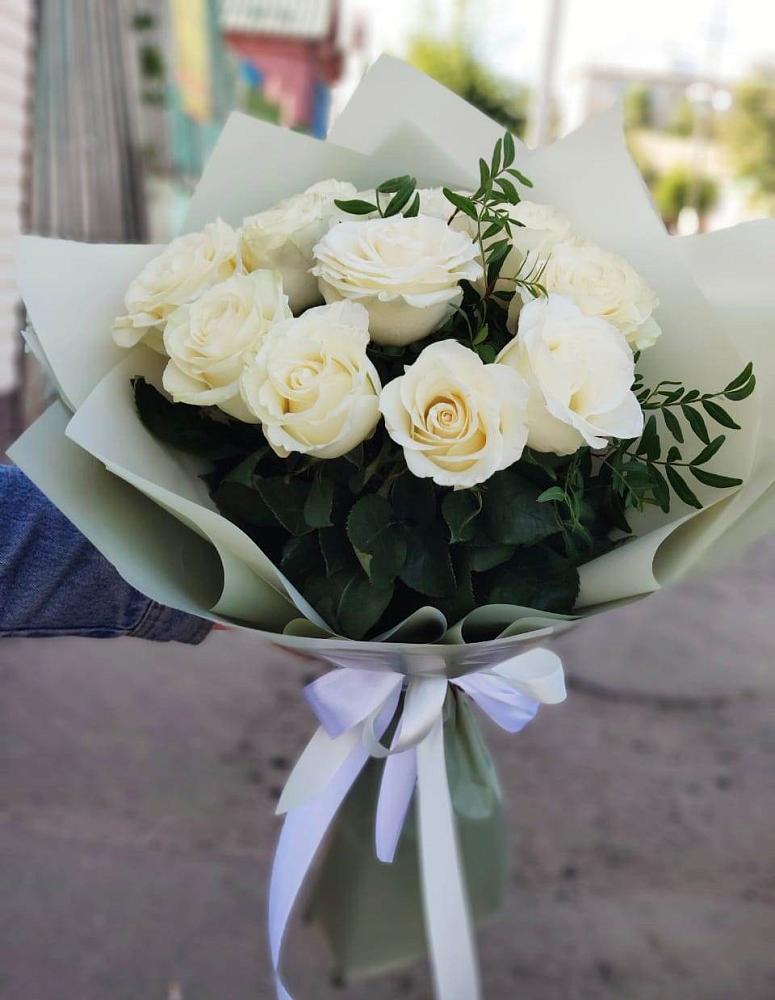 Букет Белые розы Проуд в Предивинске