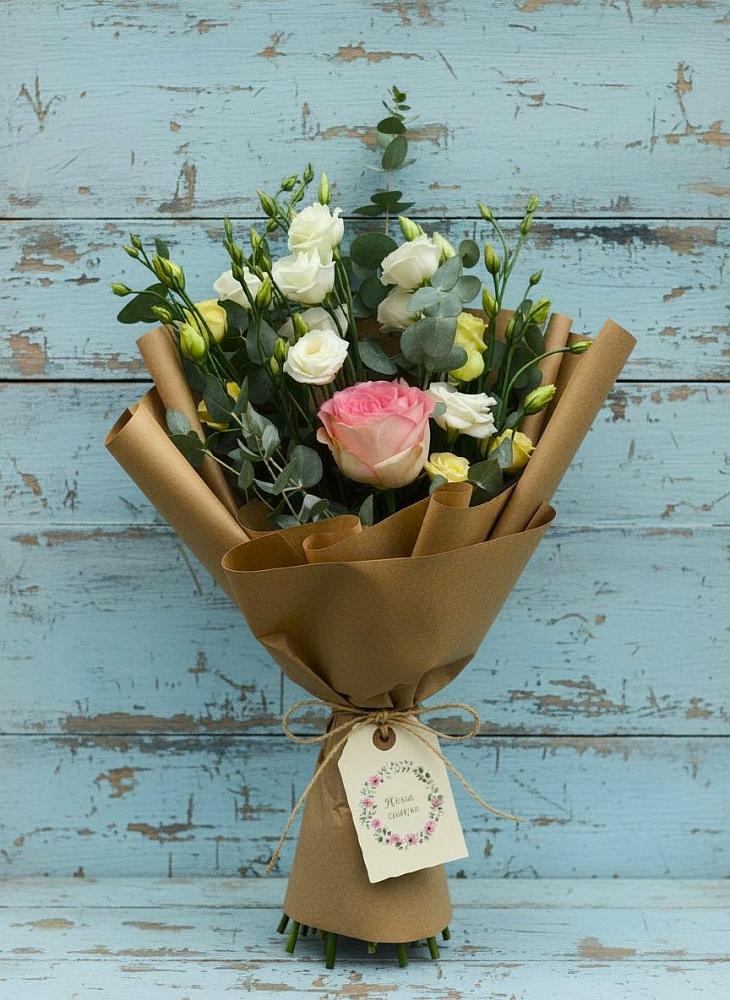 Букет цветов из: Розы и Лизиантусы в Предивинске