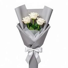 Букет 3 белые розы в Предивинске