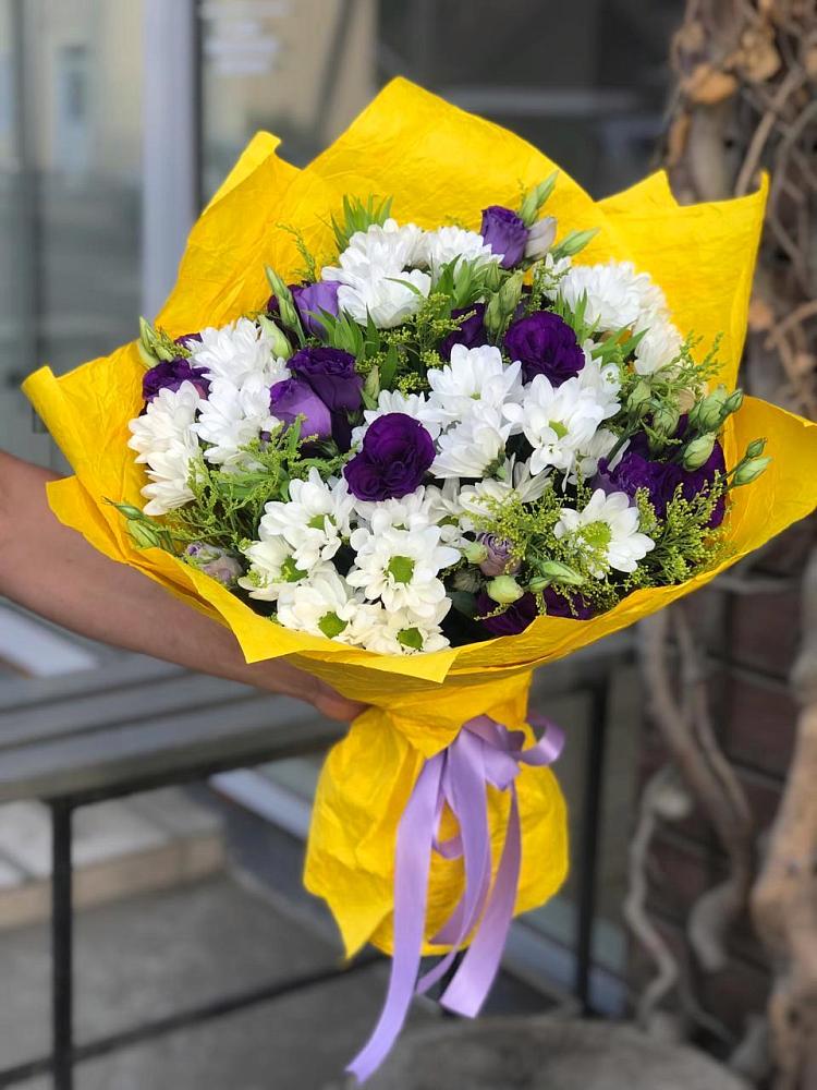 Букет цветов из: Ирисы, Хризантемы и Ромашки в Предивинске