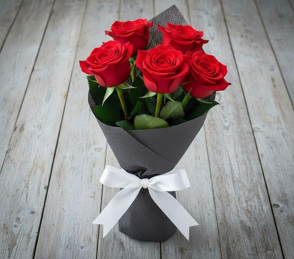 Букет 5 Красных роз Эдлесс Лав в Предивинске