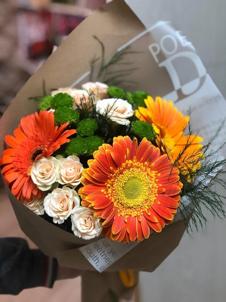 Букет цветов из: Герберы, Хризантемы и Розы в Предивинске