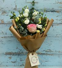 Букет цветов из:  Розы и Лизиантусы в Предивинске